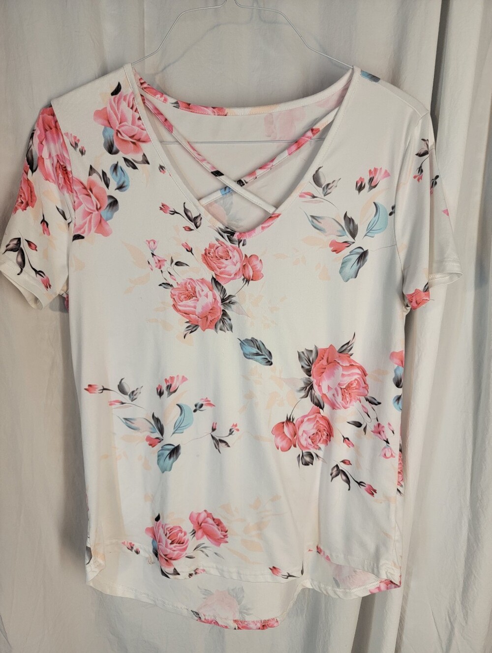 Women’s Floral Crisscross V-Neck Top - Pink/Cream